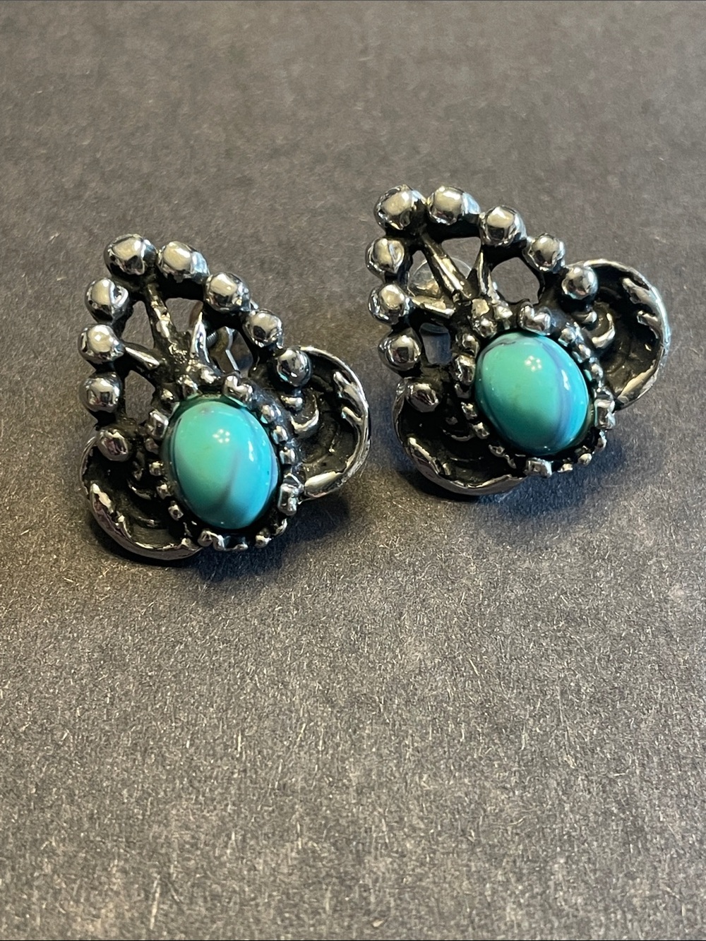 Vintage CORO Turquoise Cabochon Screwback Earrings...Ornate Silver Bead Backgrou